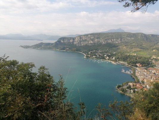 Garda e Punta San Vigilio da Rocca