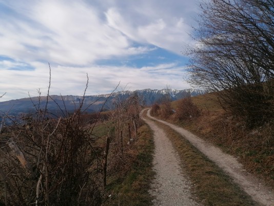 nubi, stradina, Monte baldo