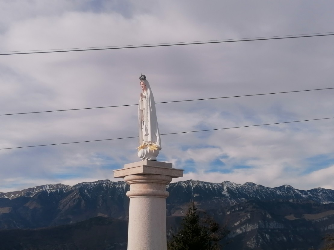 la Madonnina e il monte Baldo a Due Croci Fosse